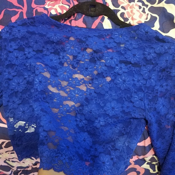 Cobalt lace long sleeve crop top - Picture 2 of 4